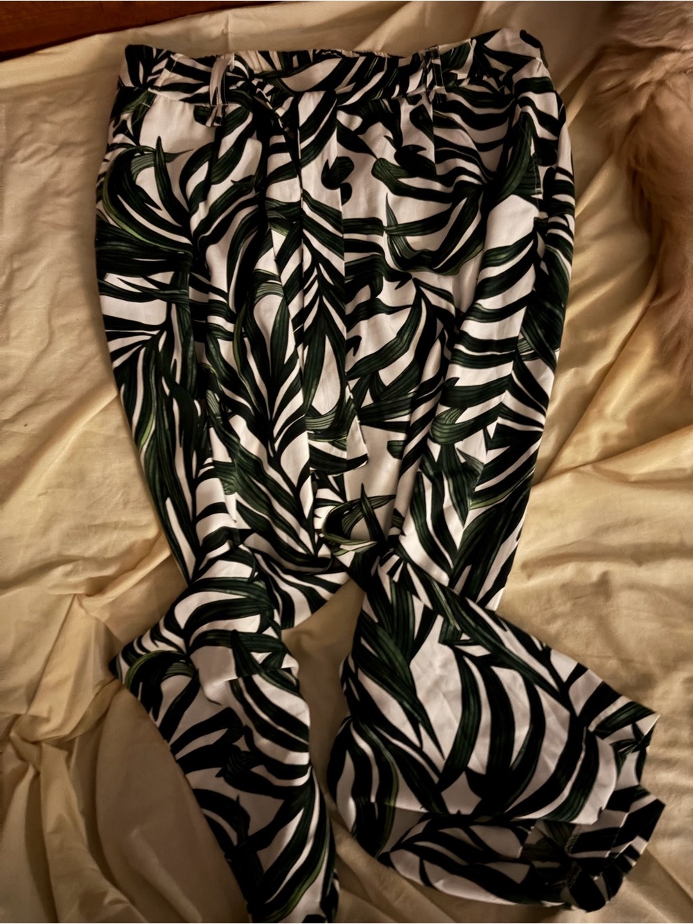 Women's Leaf-Print Wide Leg Pants - White & Green; XL; AS IS
